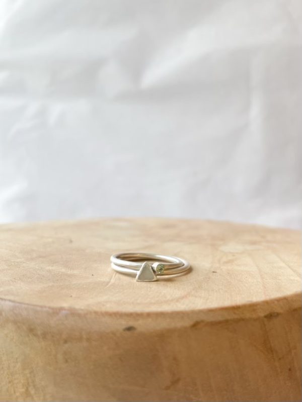 Summer duo: stack met ring driehoek mini en ring geboortesteen klein