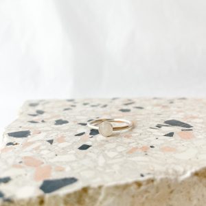 Stacking ring rond moedermelk
