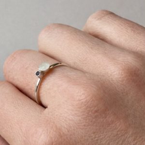 Stacking ring moedermelk en geboortesteentje
