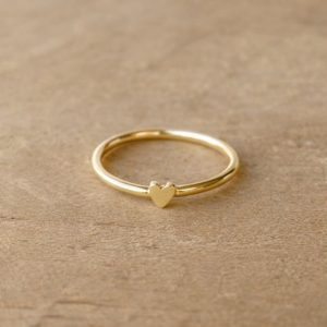 Stacking ring handgetekend hartje
